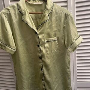 Olive Green Short-Sleeve Button-Up Shirt with Contrast Piping